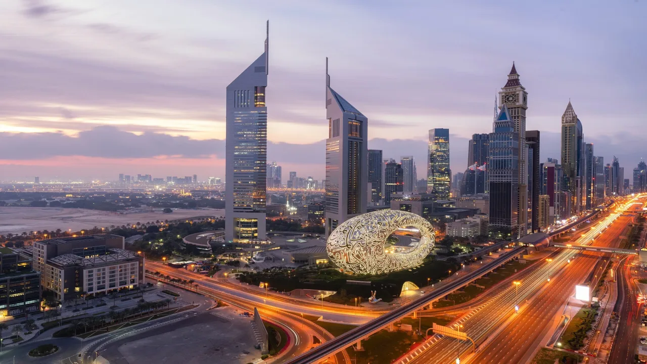 طيران الإمارات تمنح إقامة فندقية مجانية لمسافريها في دبي